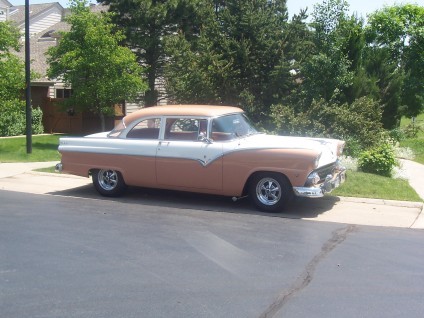 Ford Fairlane club sedan