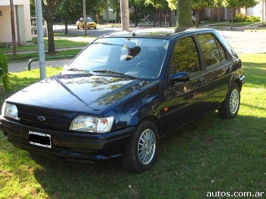 Ford Fiesta CLX 13