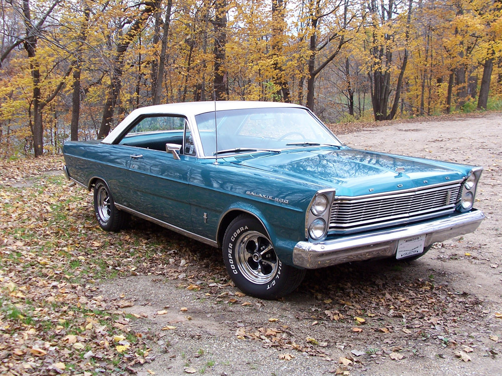 Ford Galaxie 4-dr Sedan