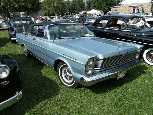 Ford Galaxie 4dr HT