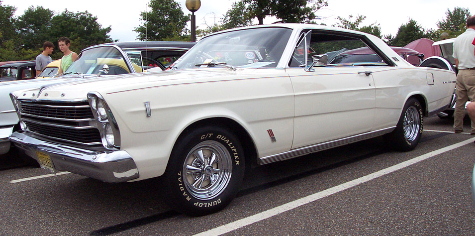 Ford GALAXIE 500