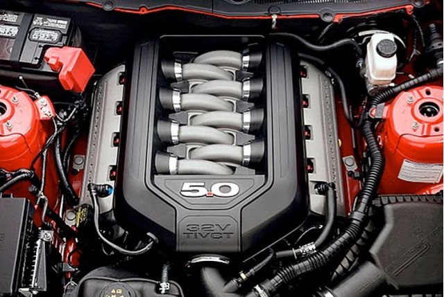 Ford Mustang Engine V-8