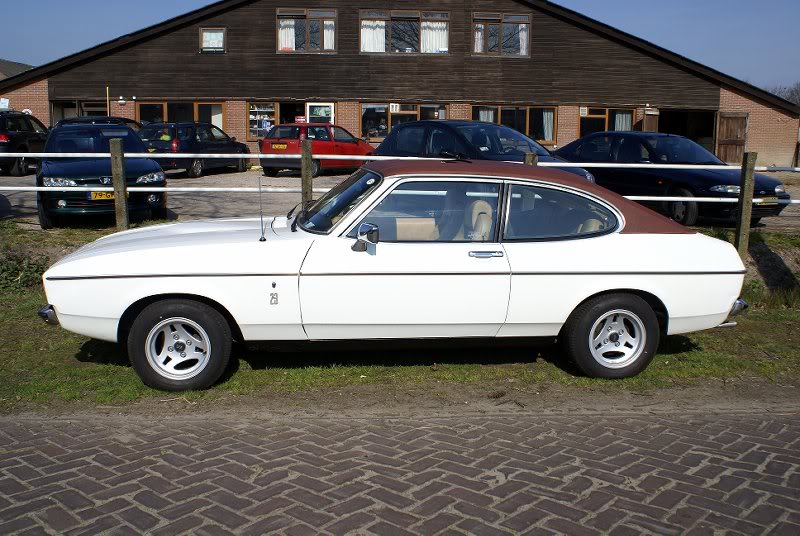 Ford Taunus 2300 GHIA