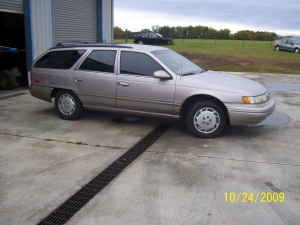 Ford Taurus GL Wagon