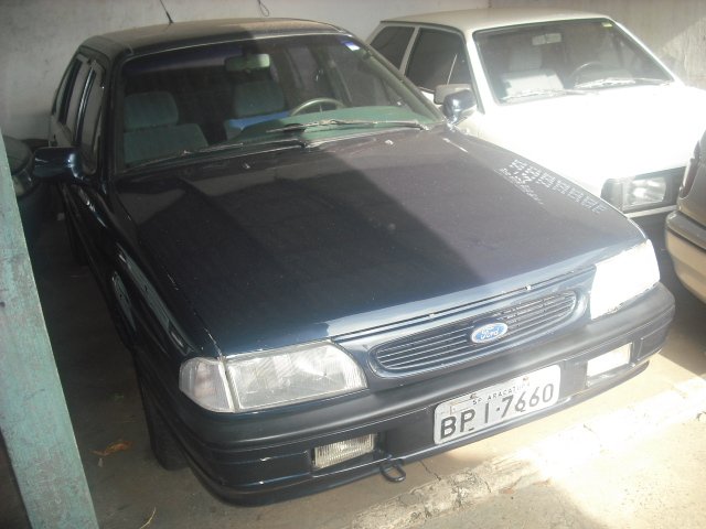 Ford Versailles 18i GL