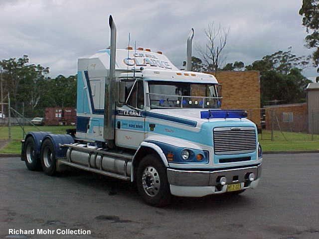 Freightliner FLC112