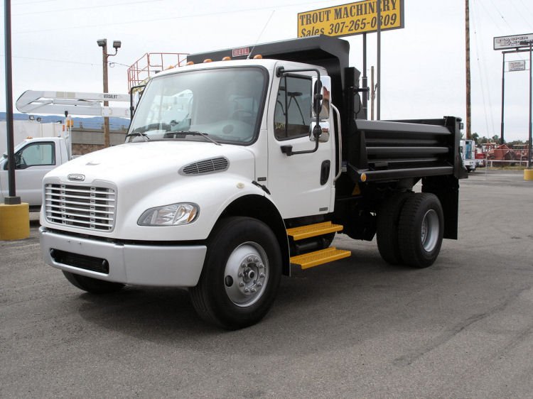 Freightliner M2 106