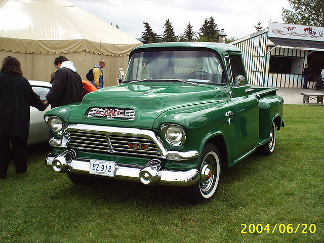 GMC 9300 Pickup