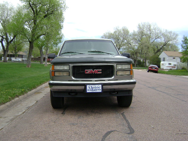 GMC Suburban SLT 1500