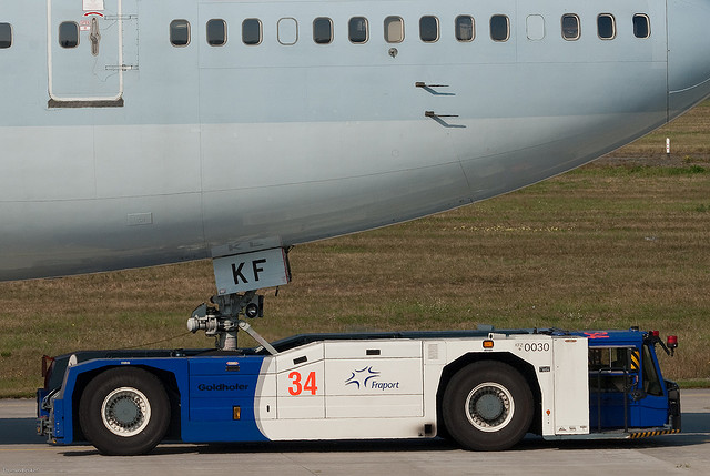 Goldhofer Push-back truck