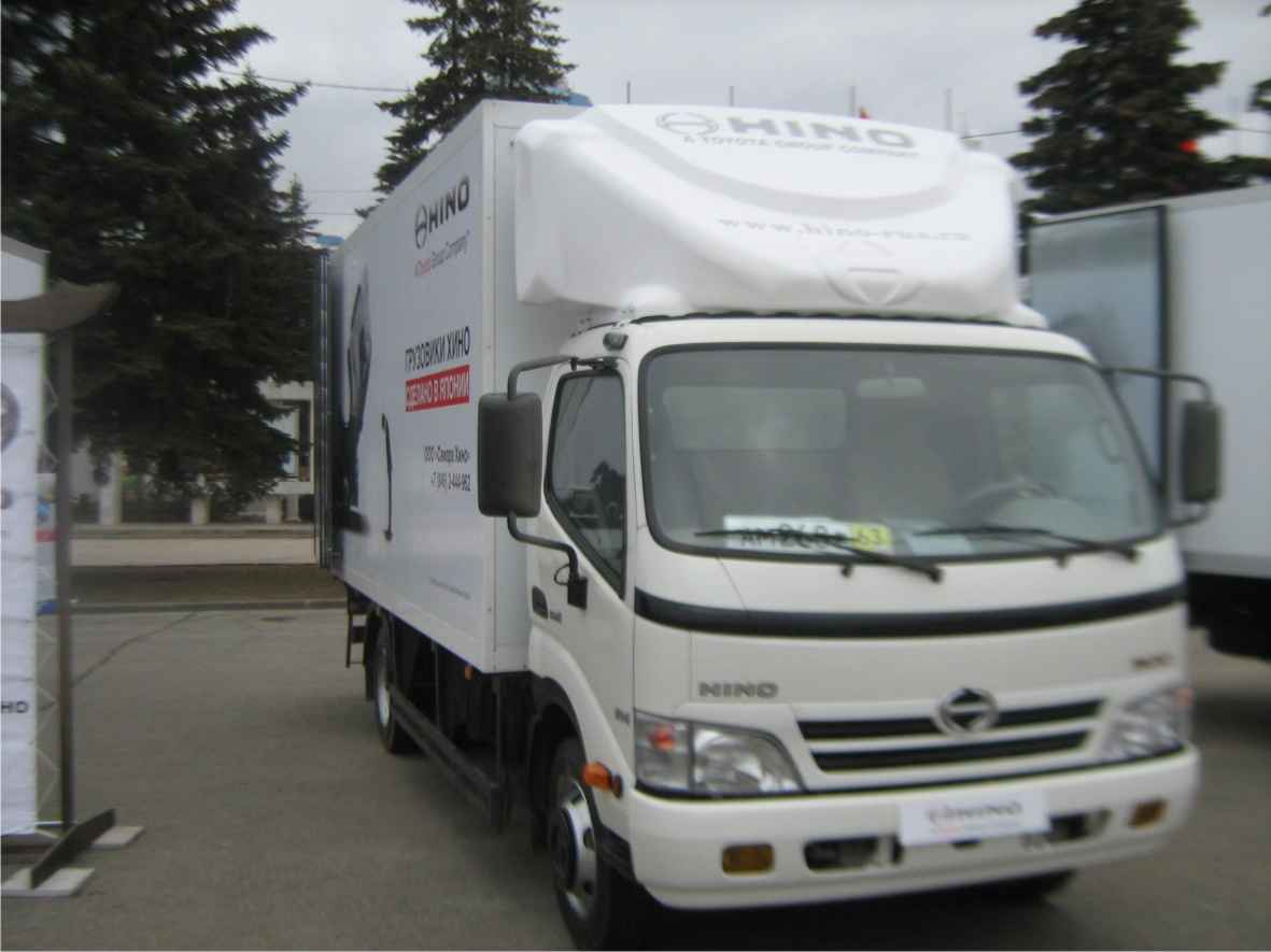 Hino 300 XZU