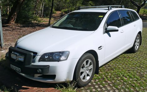Holden Commodore Omega Sportwagon VE