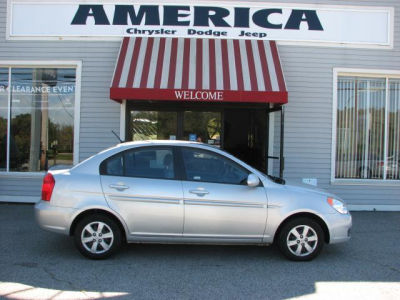 Hyundai Accent 15 GLS Liftback