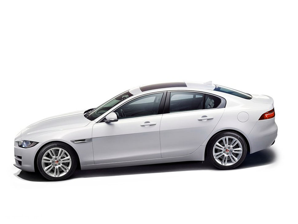 Jaguar XE-2016