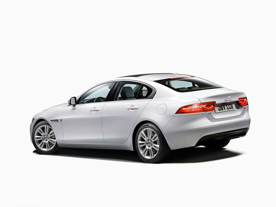 Jaguar XE-2016