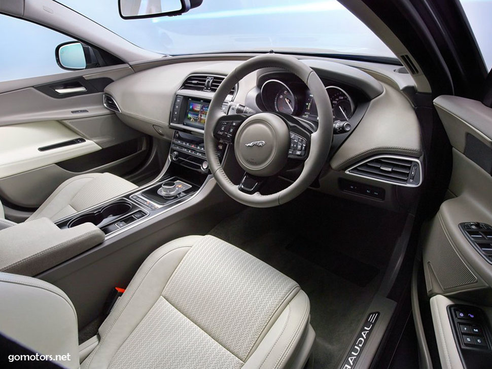 Jaguar XE-2016