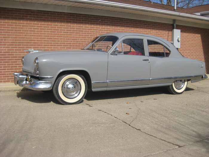 Kaiser DeLuxe 2-Door Sedan