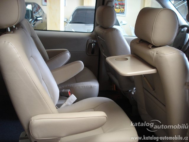 Kia Carnival 25 V6