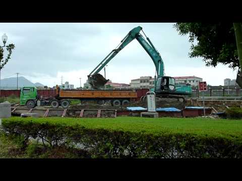 Kobelco SK330