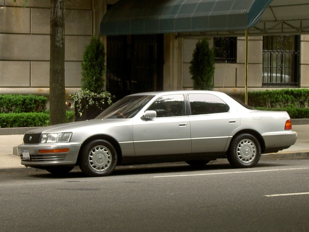 Lexus LS 400