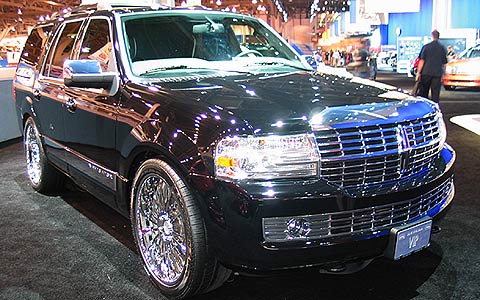 Lincoln Navigator Limo V8