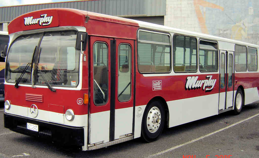 Mercedes-Benz 0305