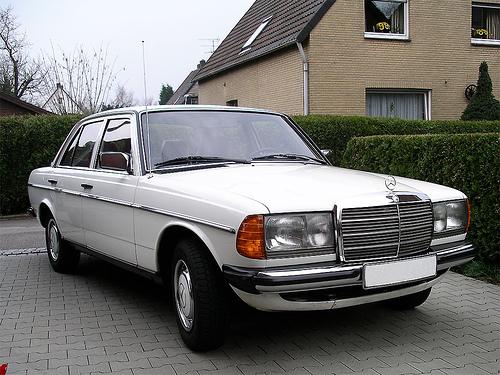 Mercedes-Benz 123240D