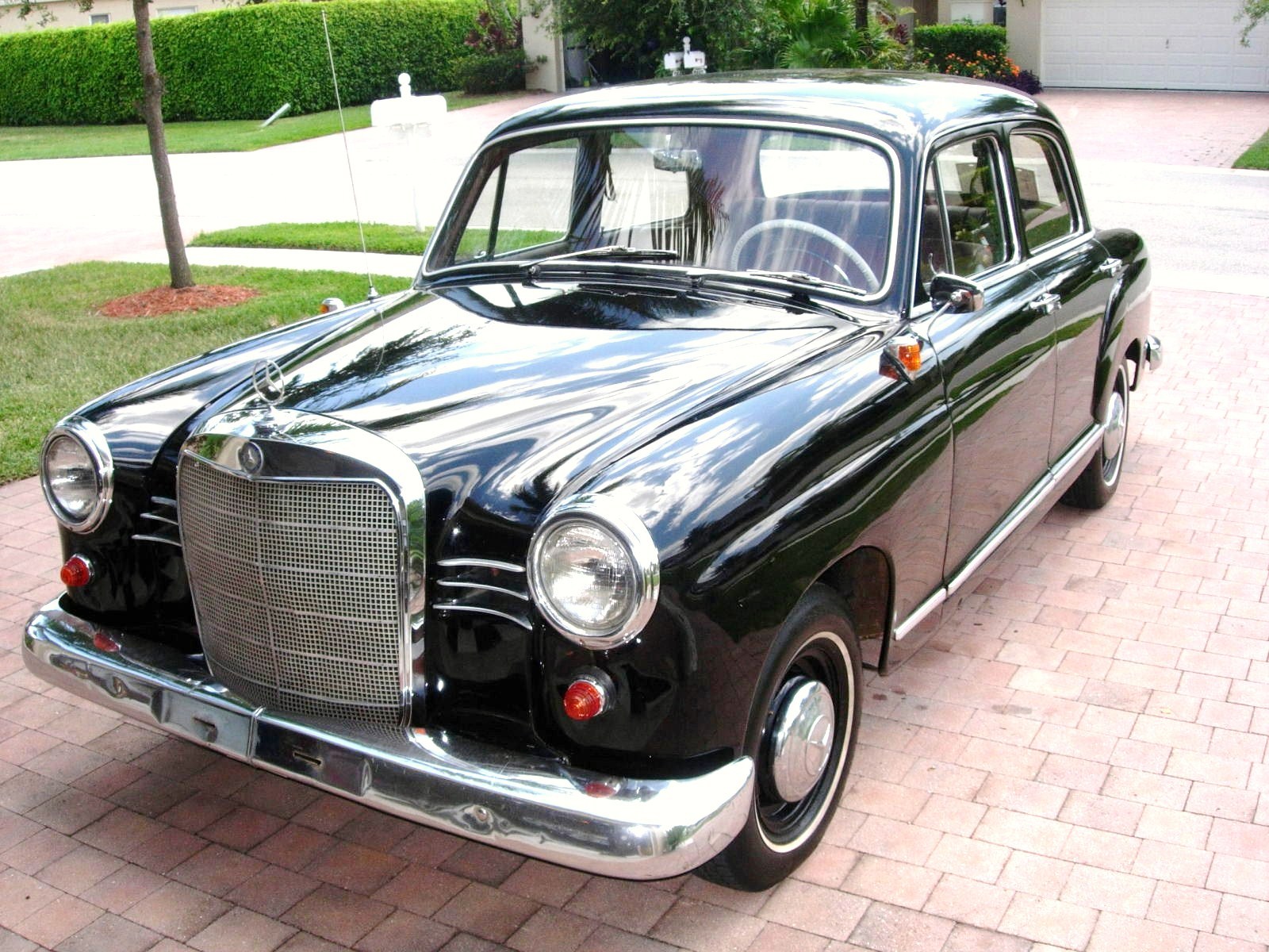 Mercedes-Benz 190B