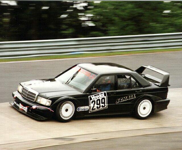 Mercedes-Benz 190E 26