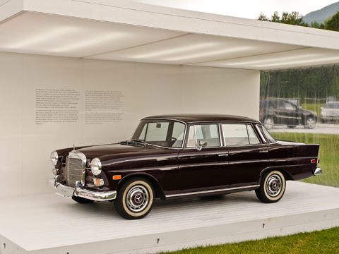 Mercedes-Benz 200 D