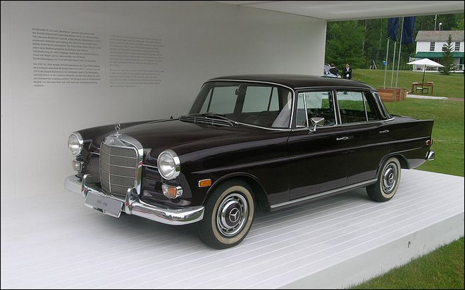 Mercedes-Benz 200D