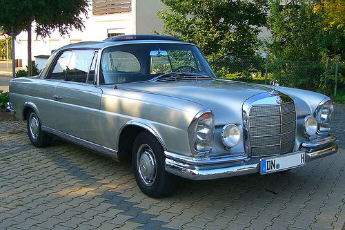 Mercedes-Benz 220 SE B