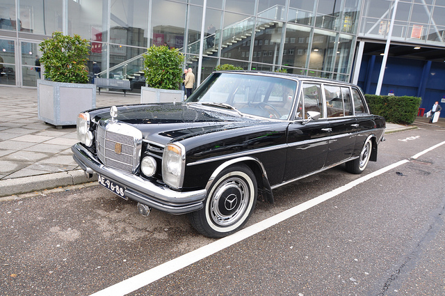 Mercedes-Benz 220D Lang