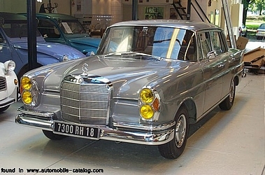 Mercedes-Benz 230 S Automatic