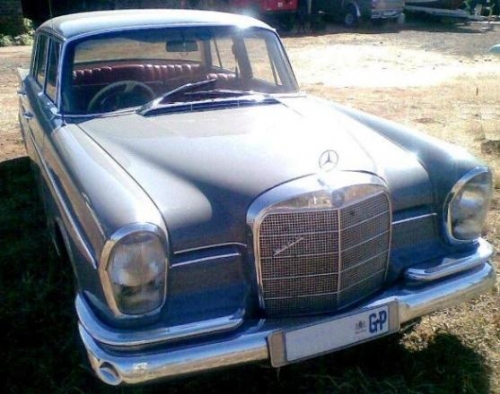 Mercedes-Benz 230S