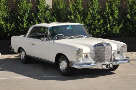 Mercedes-Benz 250 SE