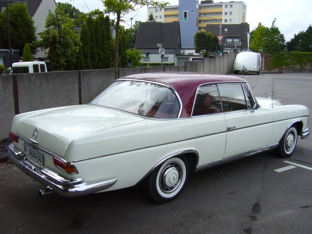 Mercedes-Benz 250SE coupe