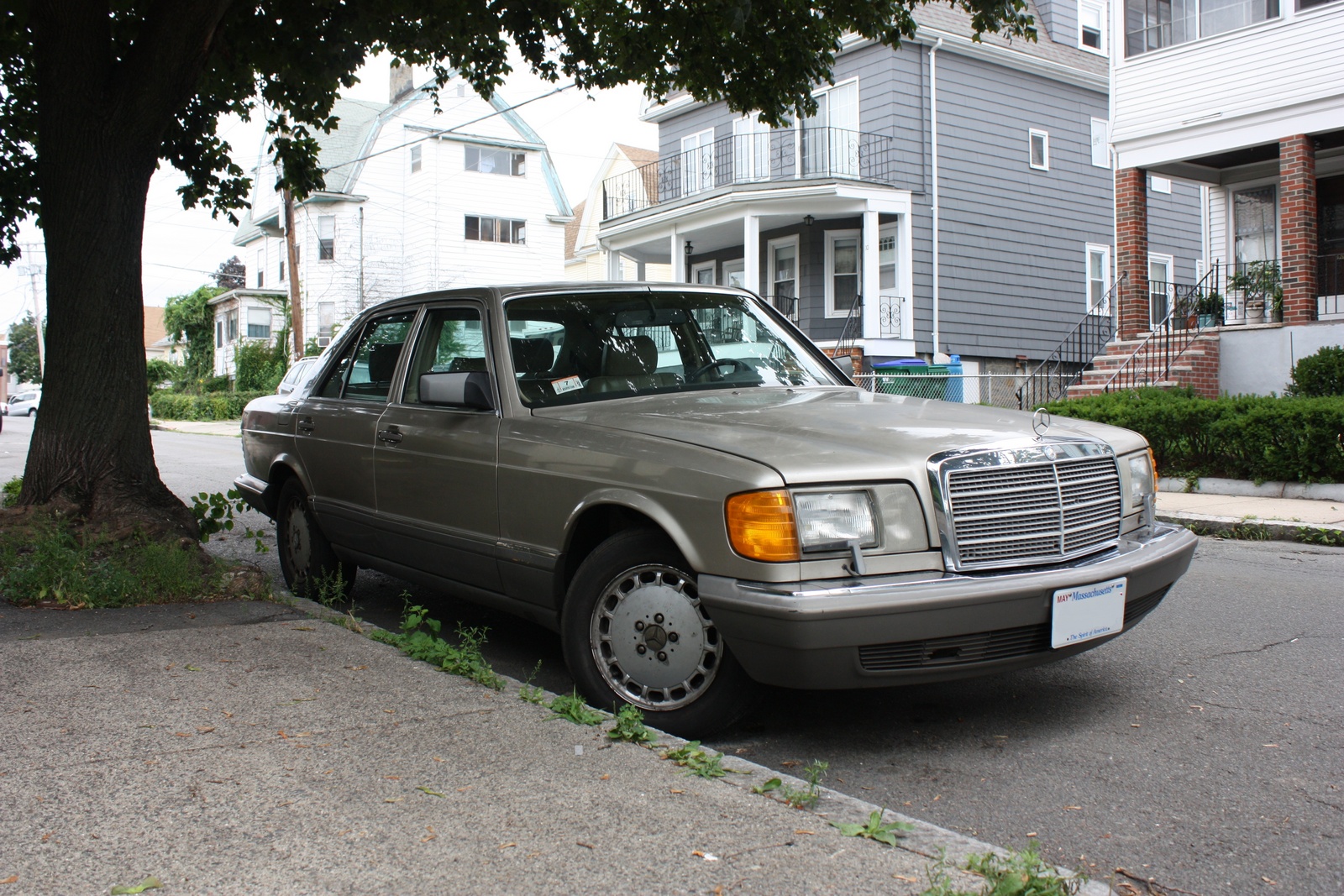 Mercedes-Benz 300 Sedan