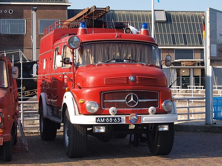 Mercedes-Benz 322