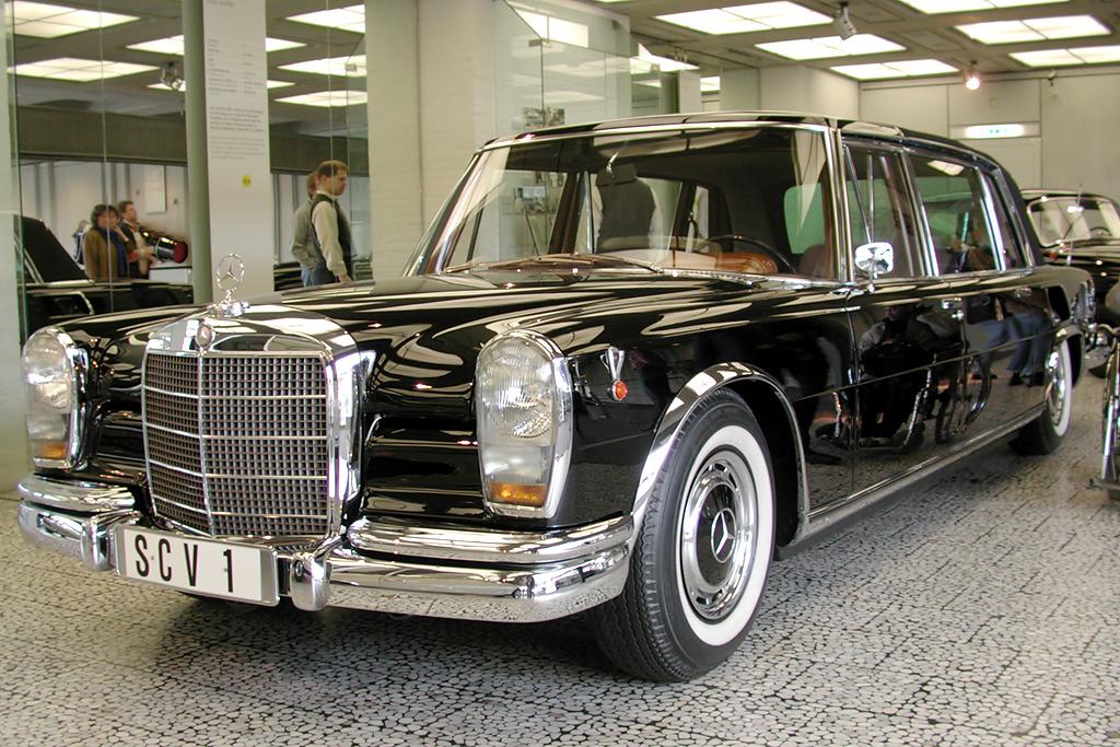 Mercedes-Benz 600 Papamobil: Photos, Reviews, News, Specs, Buy car