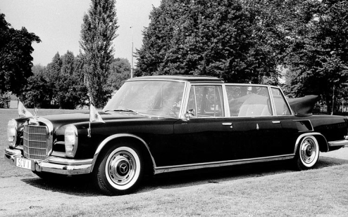 Mercedes-Benz 600 Papamobil