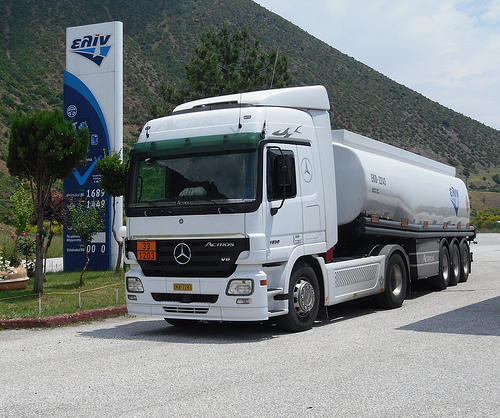 Mercedes-Benz Actros 1850 V8