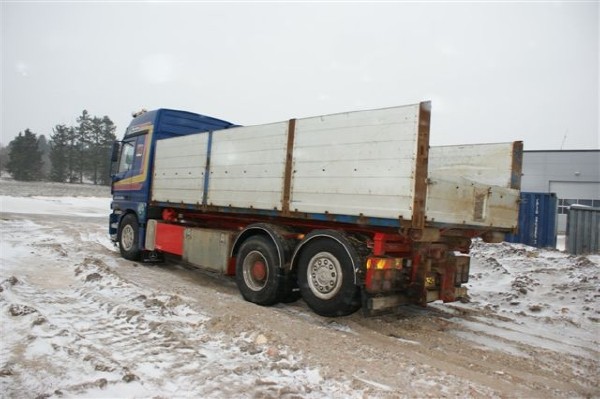 Mercedes-Benz Actros 2548