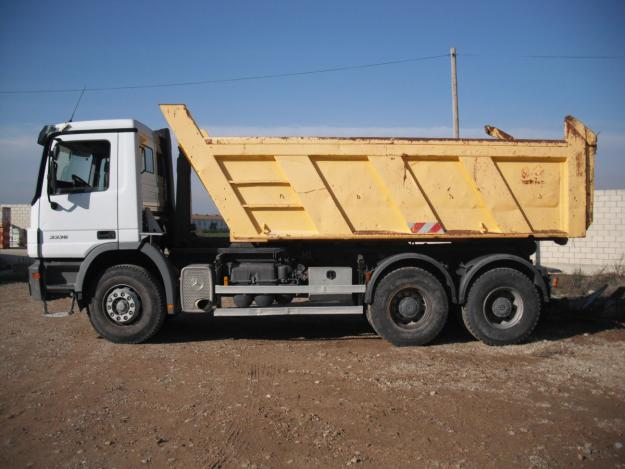 Mercedes-Benz Actros 3336