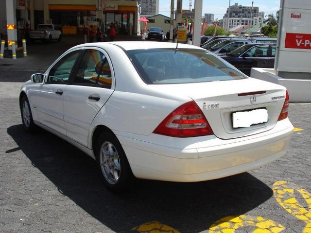 Mercedes-Benz C 180K Classic Sedan