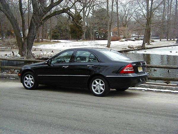 Mercedes-Benz C320