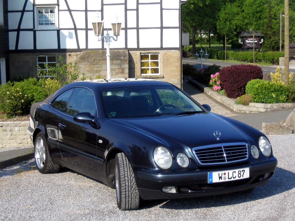 Mercedes-Benz CLK 230