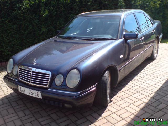 Mercedes-Benz E 300 TDT