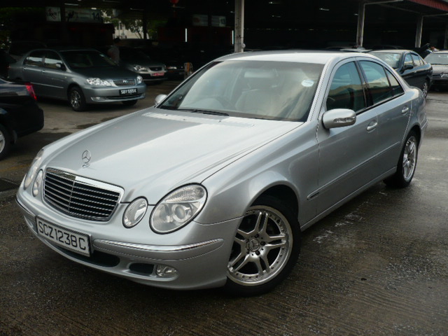 Mercedes-Benz E200