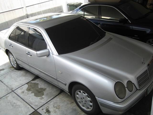 Mercedes-Benz E230 Elegance